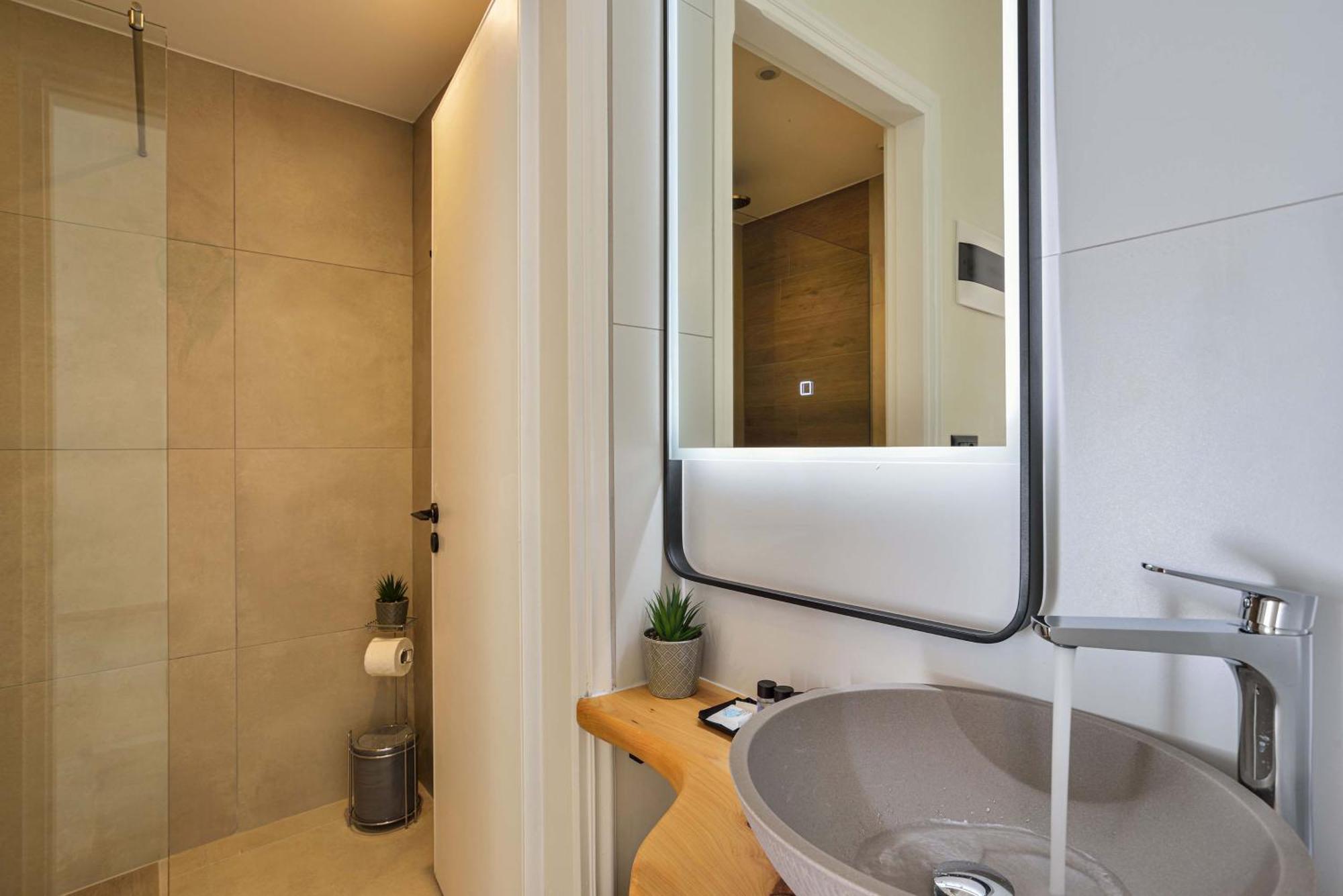 Eloque Simple Living Space Като-Даратсо Экстерьер фото